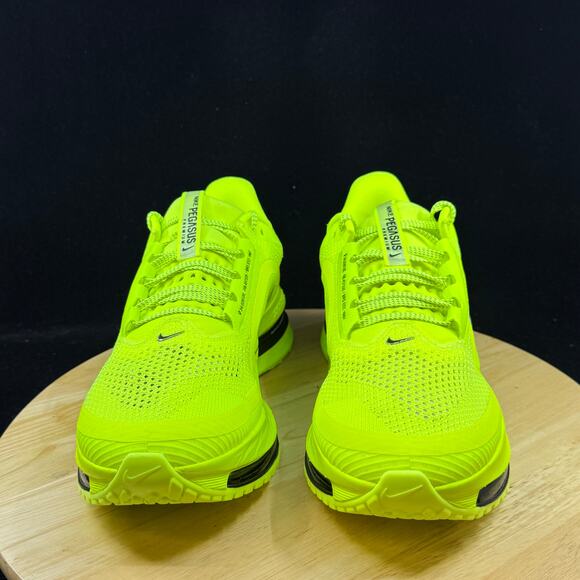 Athletic_Shoes